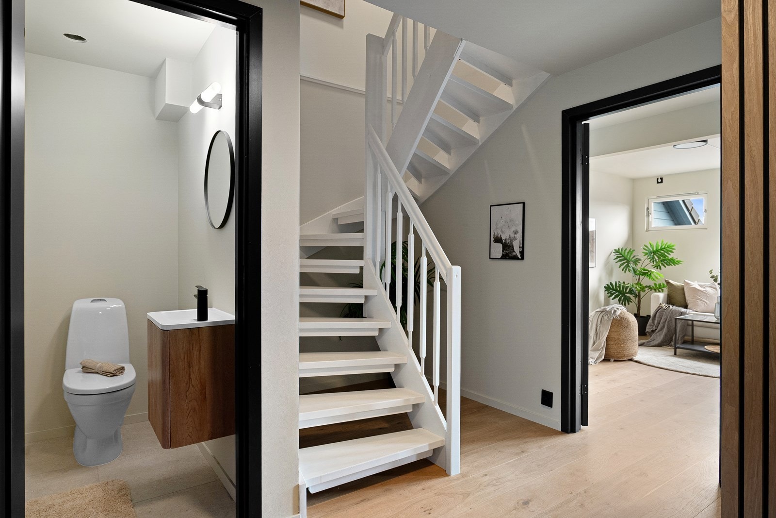 God planløsning med separat gjestetoalett. Galleribilde