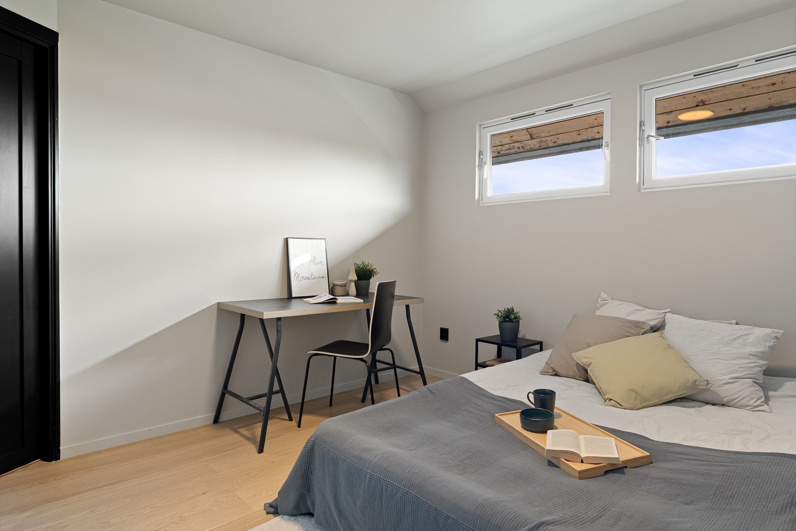 Det er også god plass til arbeidsbord. Galleribilde