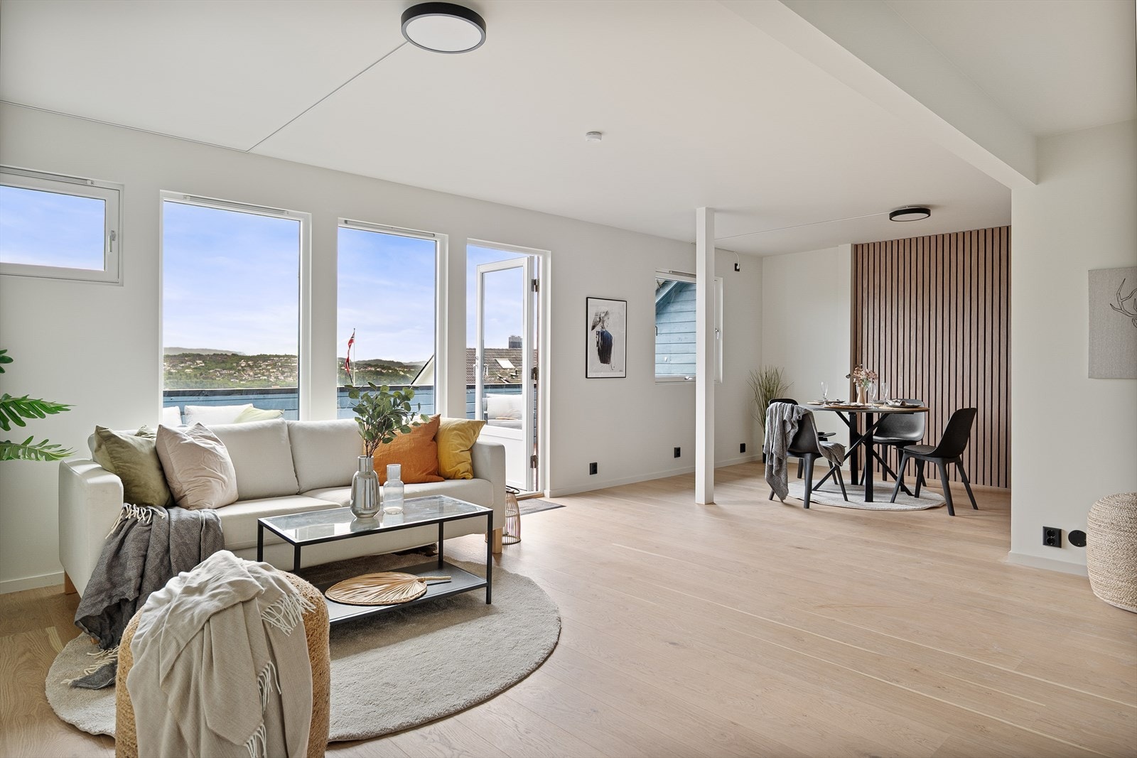 Leiligheten er nyoppusset med flotte kvaliteter og står innflyttingsklar. Galleribilde