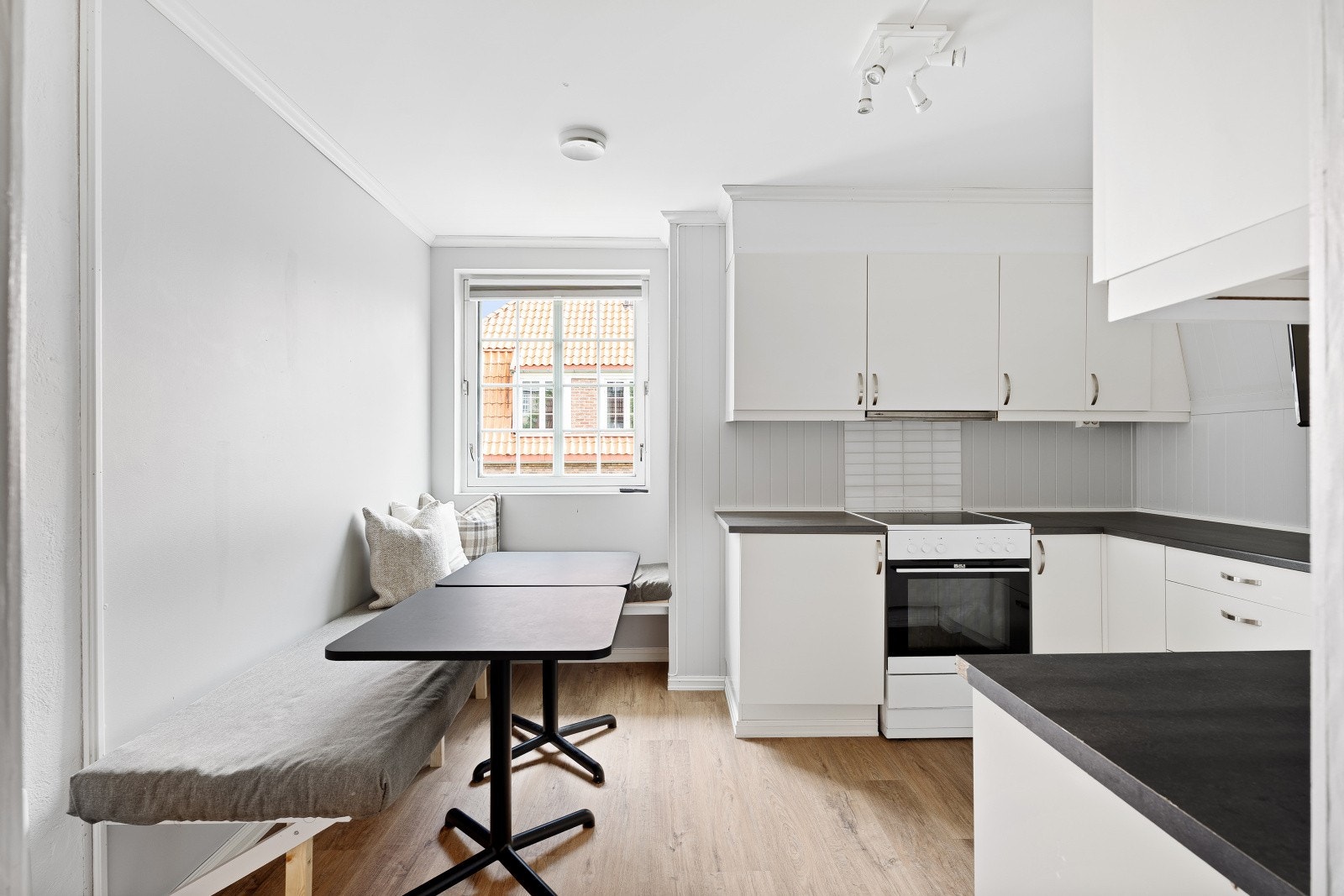 Boligen leies ut møblert, mer informasjon om dette under punkt "inventar" i utleieprospektet. Galleribilde