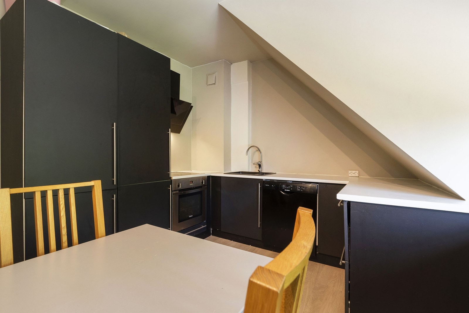 Kjøkken. Hvitevarer medfølger. Galleribilde