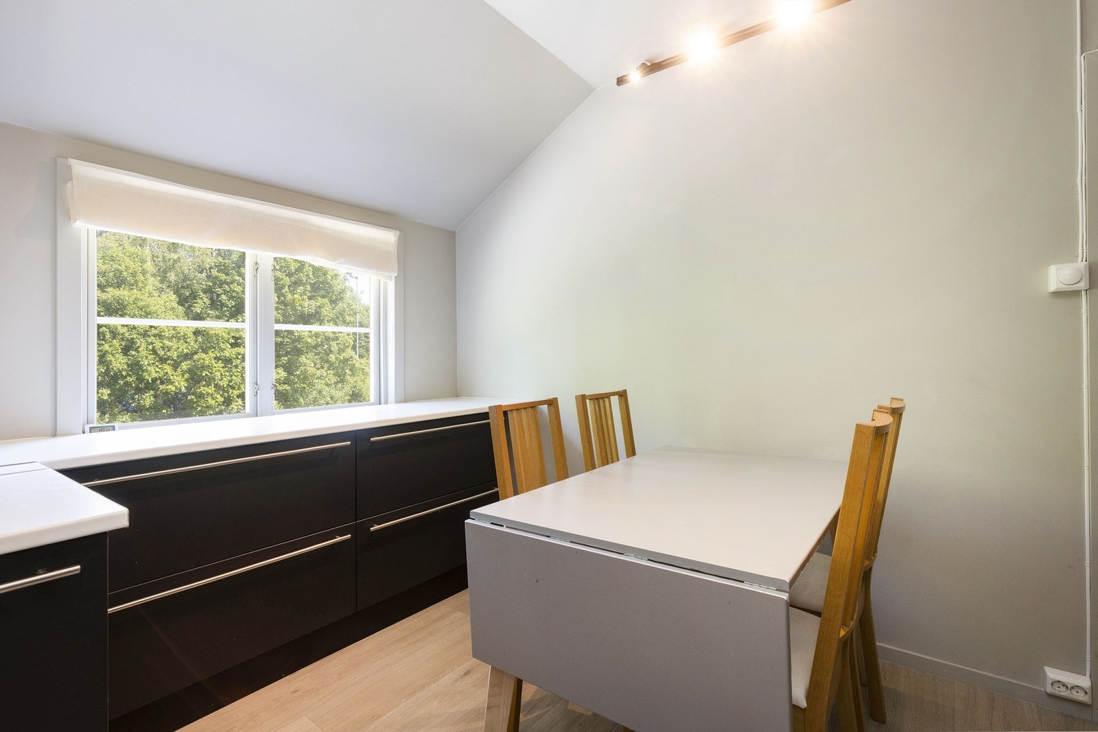 Kjøkken. Hvitevarer medfølger. Galleribilde