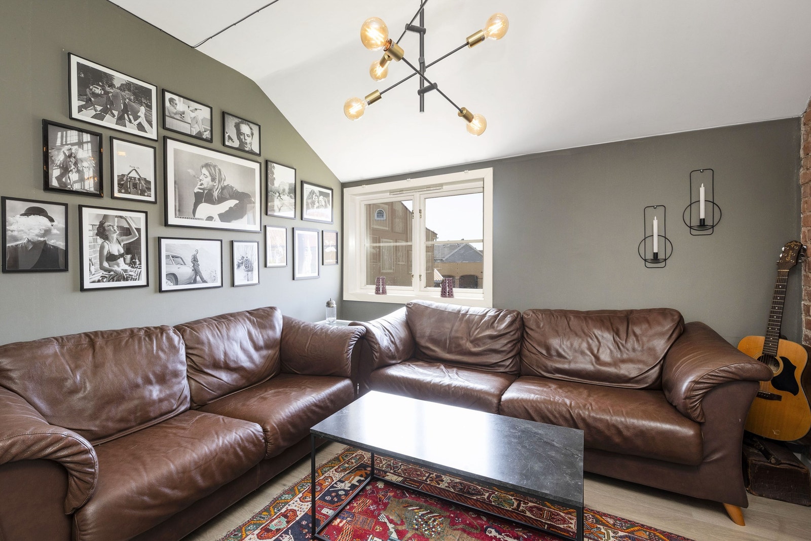 Alle overflater er i moderne utførelse med slette flater Galleribilde