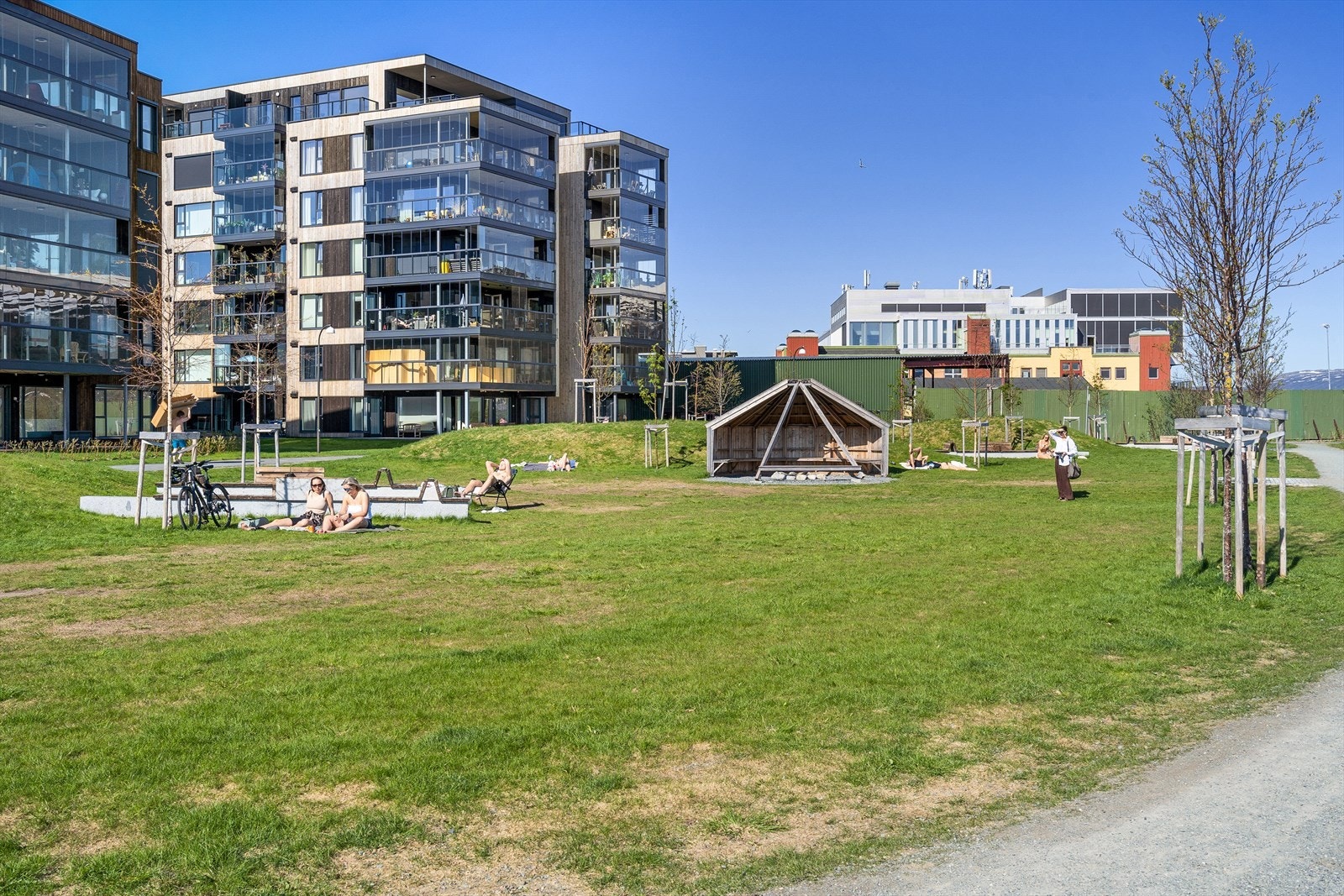 Fint og solrikt uteområde i umiddelbar nærhet. Galleribilde