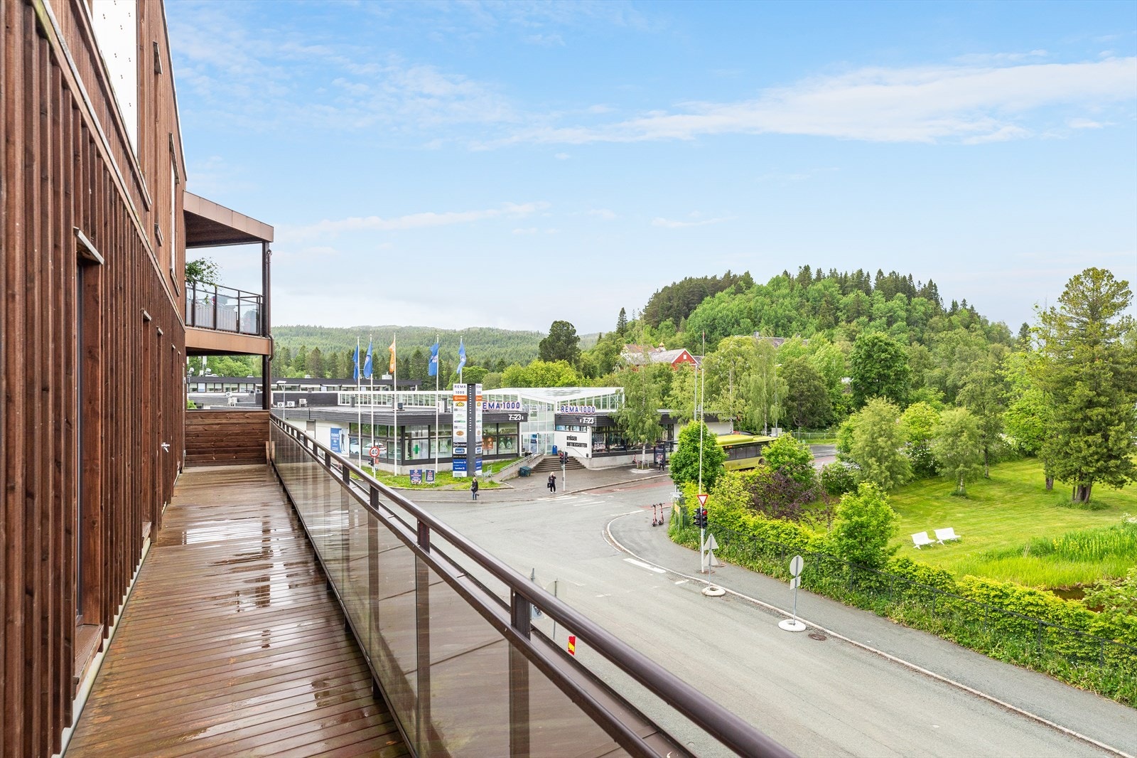 Gangavstand til flotte Bymarka, butikker og offentlig transport. Galleribilde