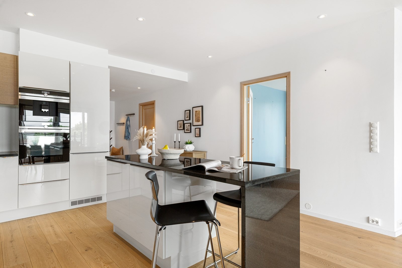 Praktisk med kjøkkenøy. Galleribilde