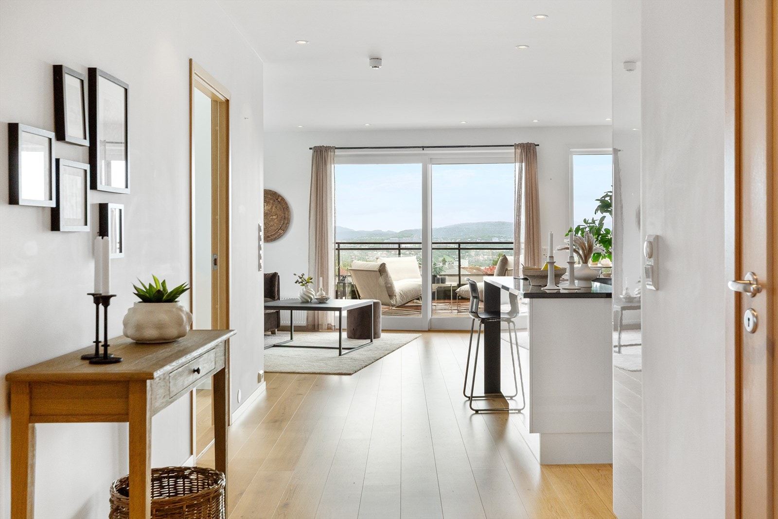 Dette er en leilighet som absolutt har det "det lille ekstra". Vurderer du å flytte til en enklere hverdag, er dette absolutt verdt en visitt! Galleribilde