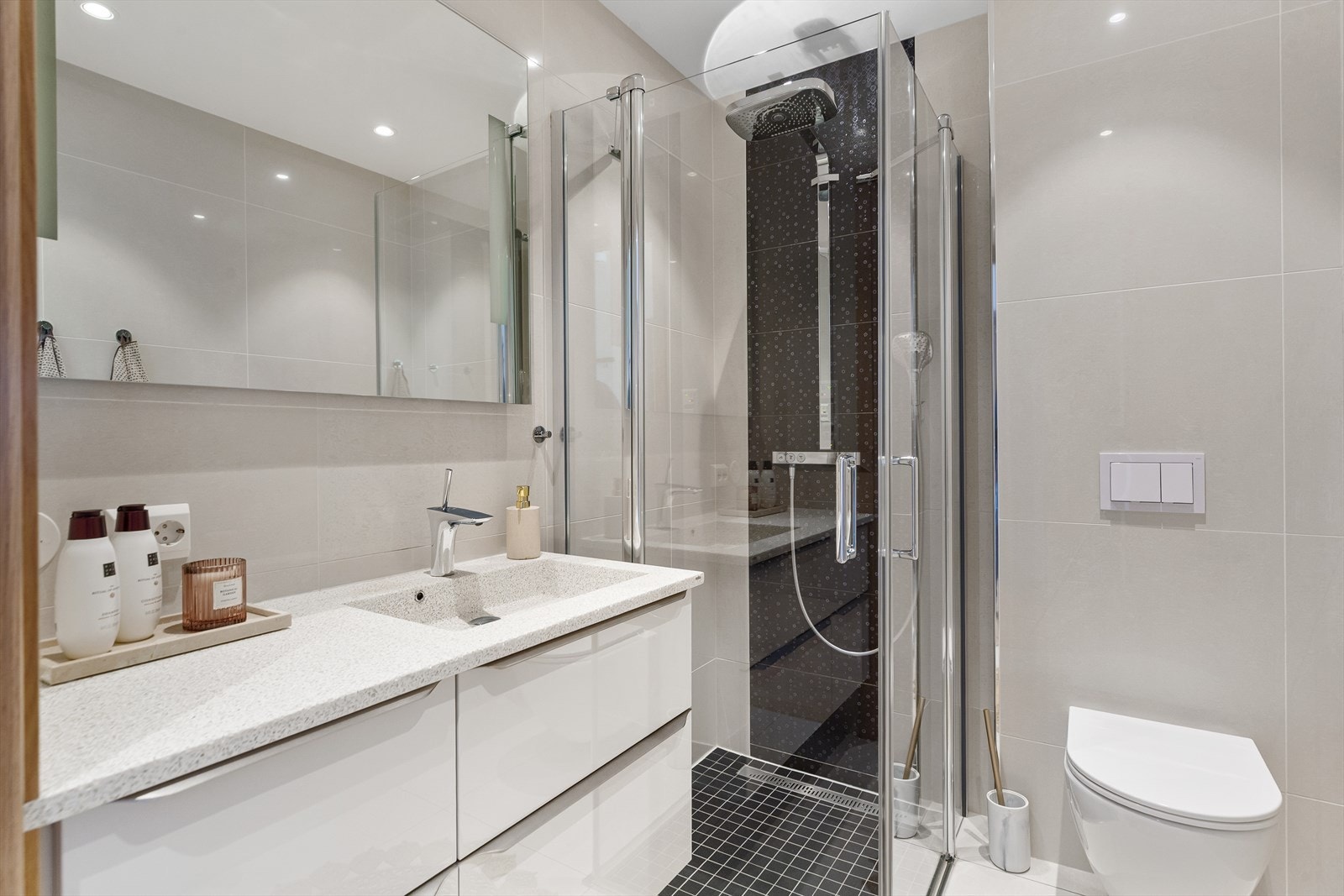 Det andre badet er på 3,5 kvm. Galleribilde