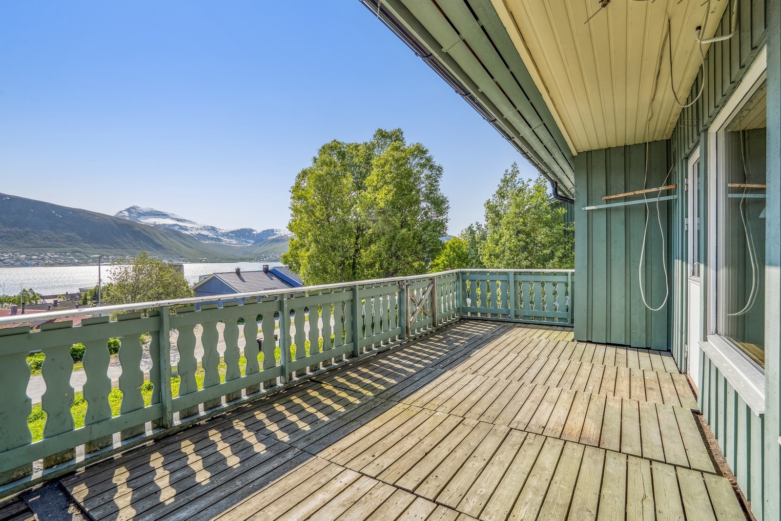 Balkong med flott utsikt og gode solforhold. Galleribilde