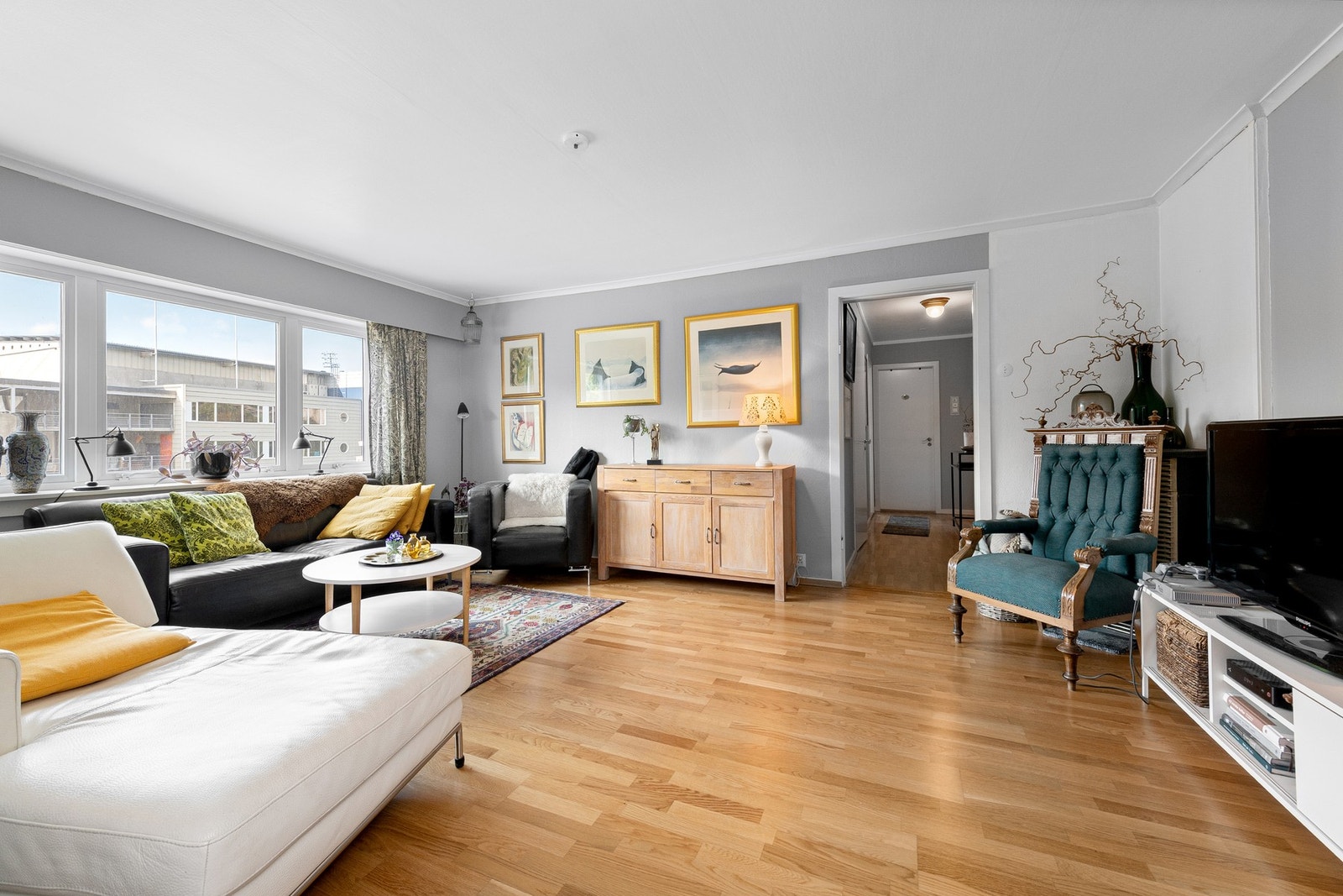 Peisovn i hjørnet. Galleribilde