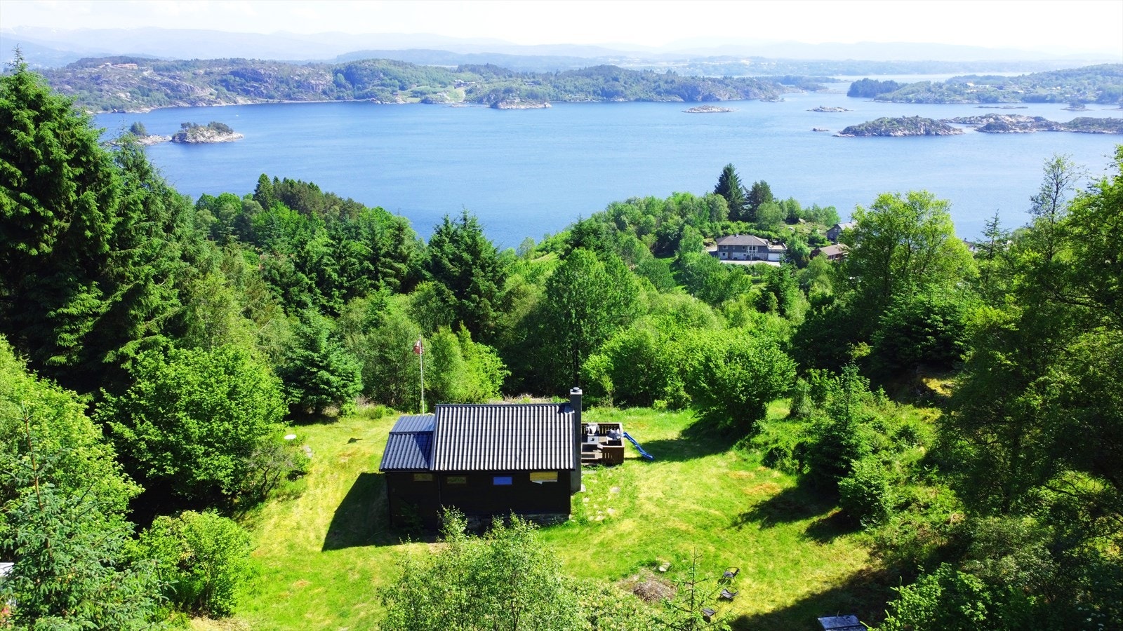 Velkommen til denne idylliske eiendommen på Lie i Øygarden kommune! Galleribilde