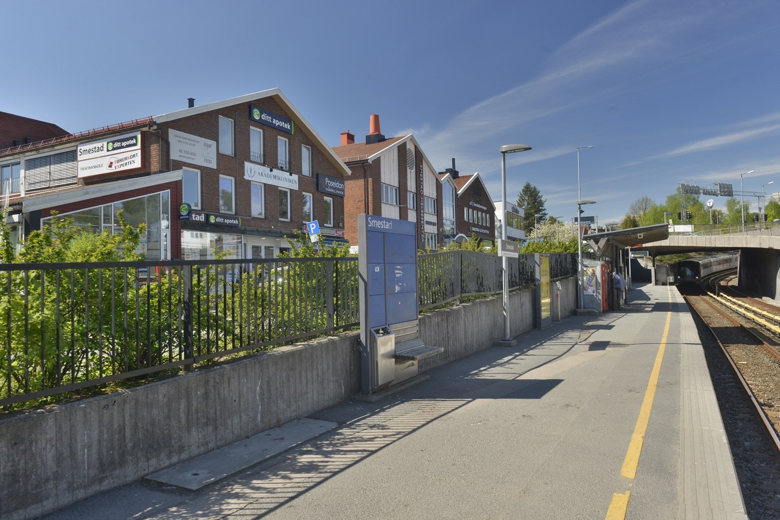 Ca. 300 meter til Smestad T-Bane. Galleribilde