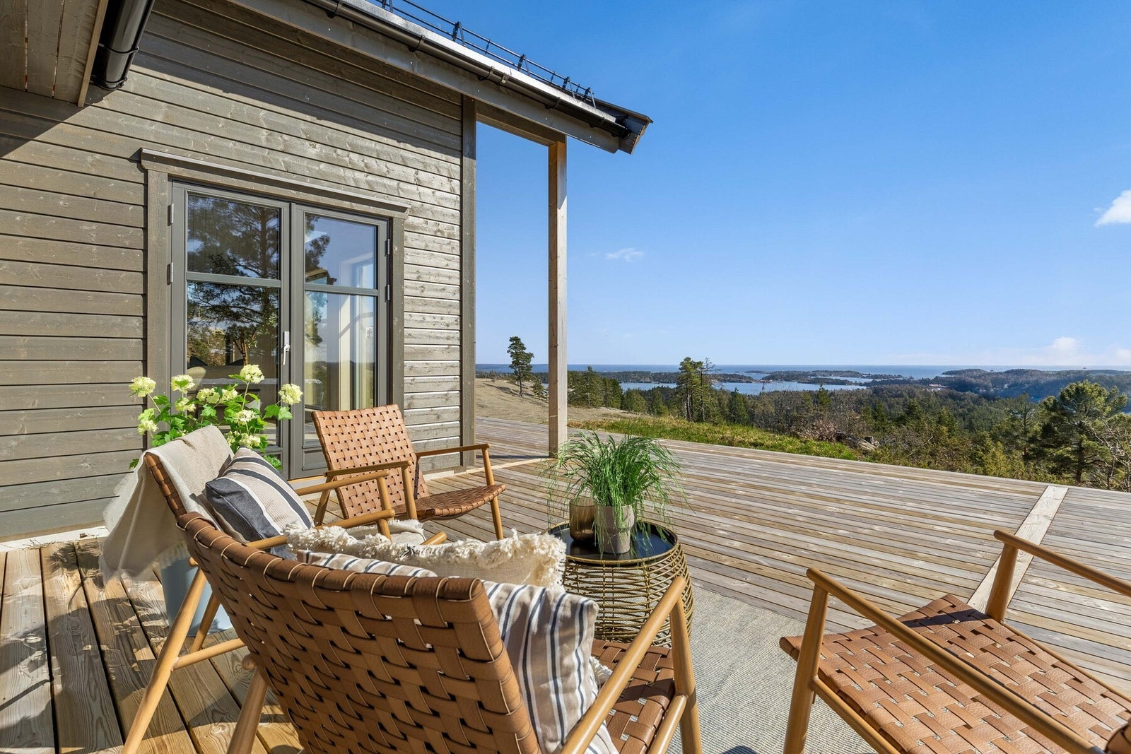 Utstikket på Polar gir lune og gode uteplasser. Foto fra en tilsvarende hytte i et annet prosjekt, Polar 110. Galleribilde