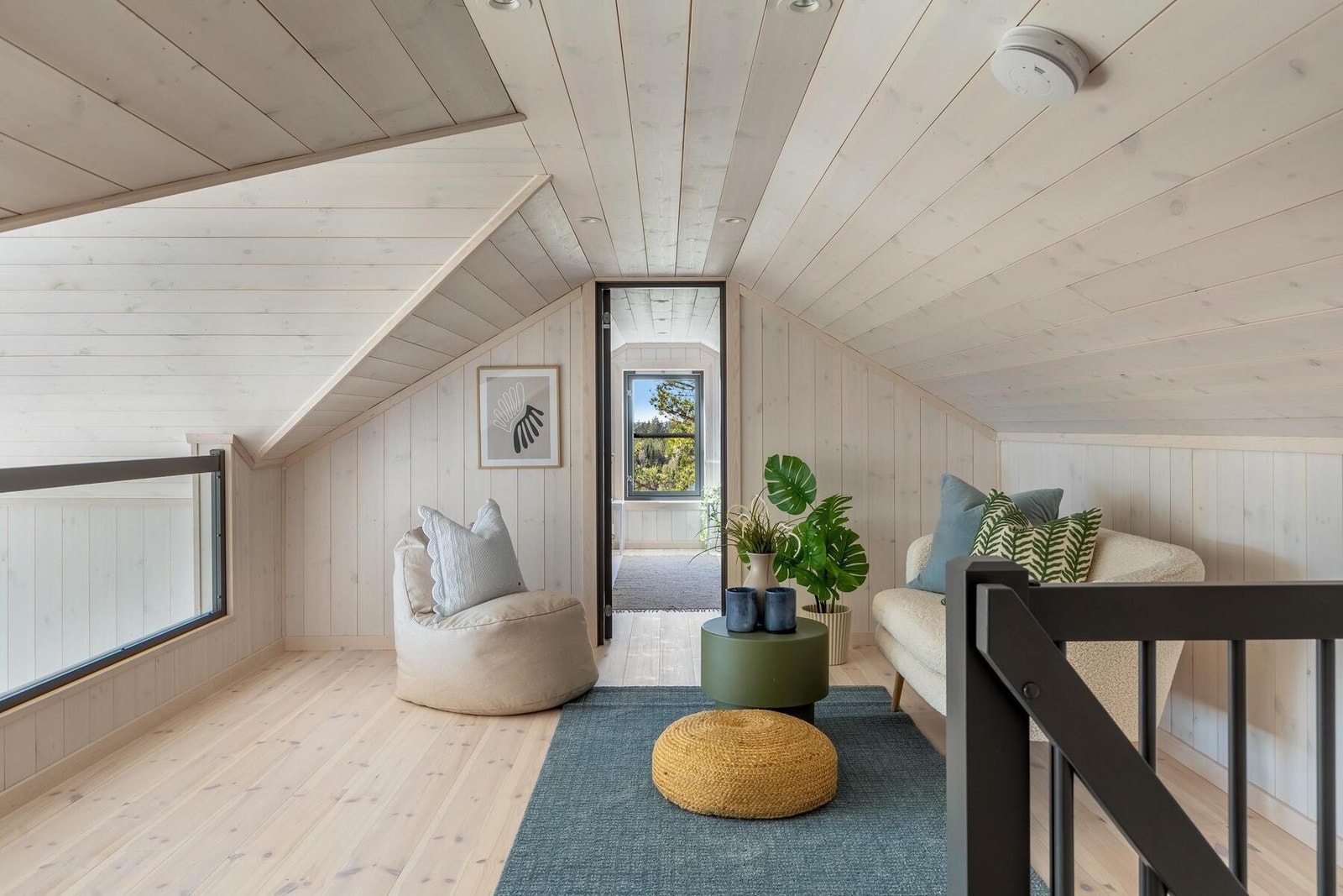 Hemsen har 3 rom. Foto fra en tilsvarende hytte, Polar 110. Galleribilde