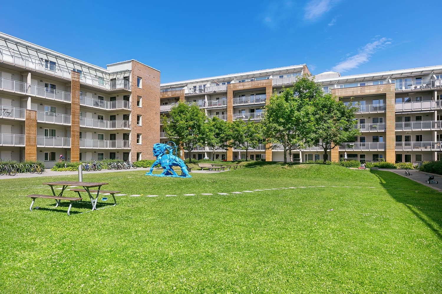 Bakgård Galleribilde