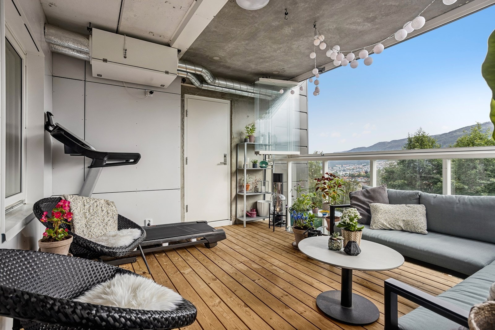 Innglasset balkong på hele 12,7m². Galleribilde