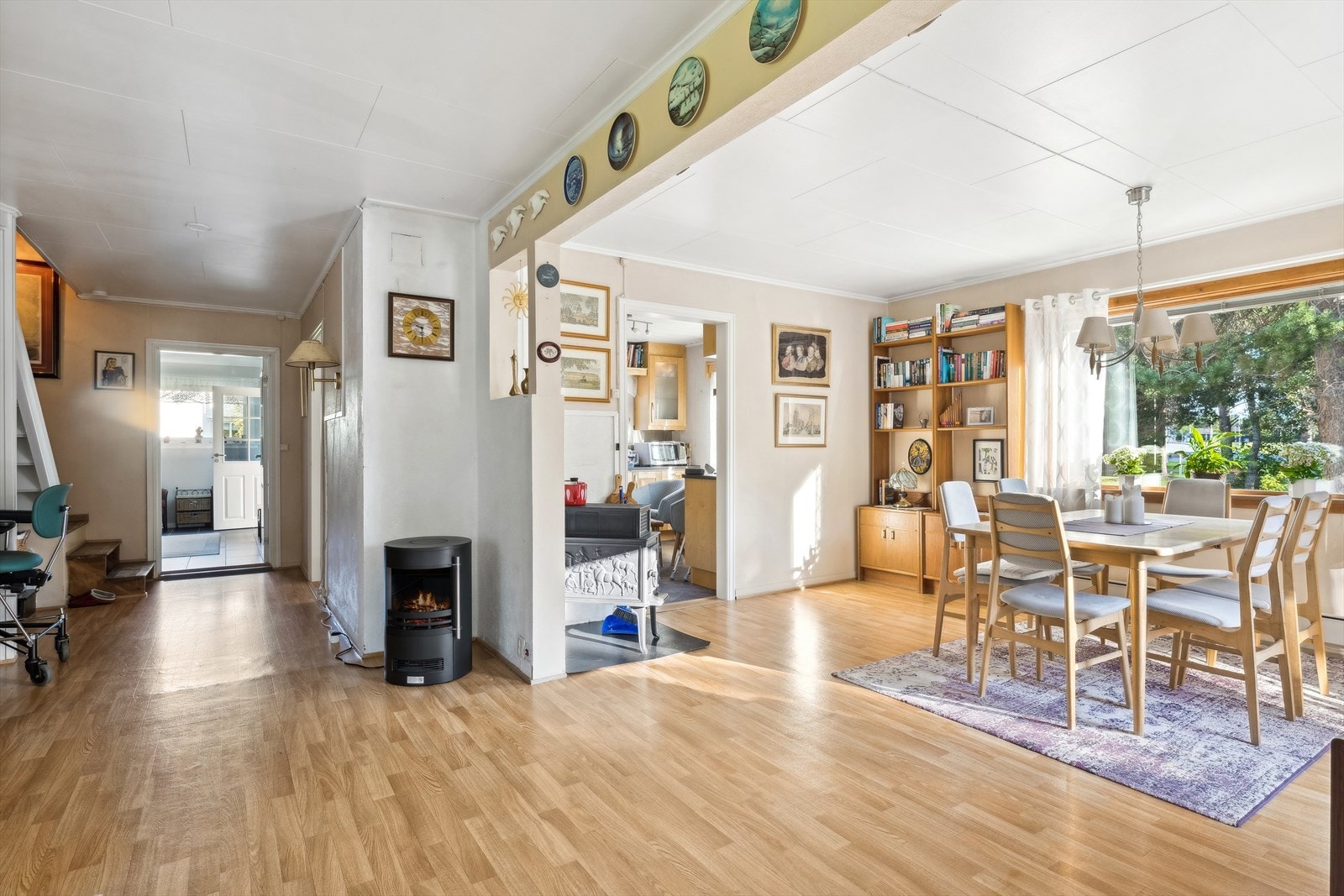 Vedovnen bidrar til å varme opp både rom og stemning Galleribilde