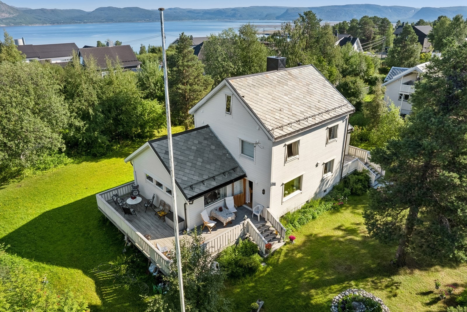 Innholdsrik enebolig med barnevennlig beliggenhet Galleribilde