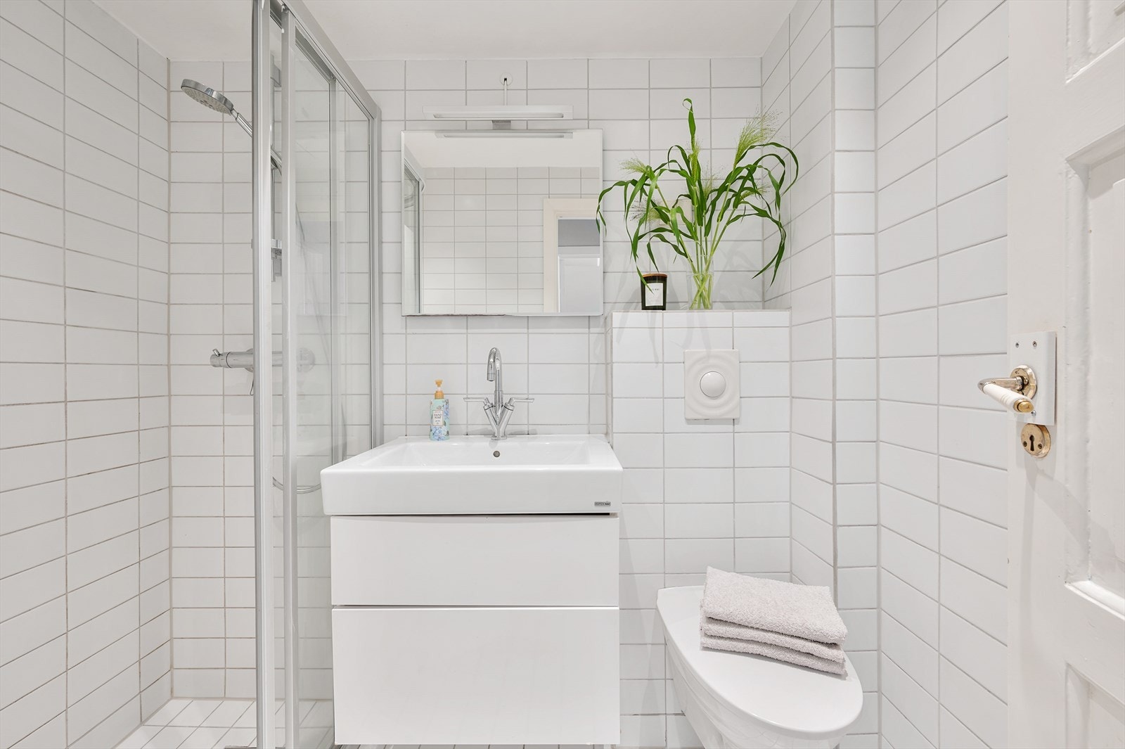 Flislagt baderom med elektriske varmekabler. Galleribilde