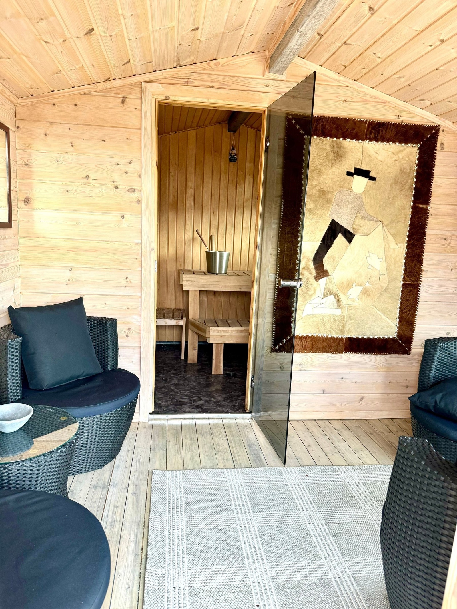 Frittstående badstu med oppholdsrom Galleribilde