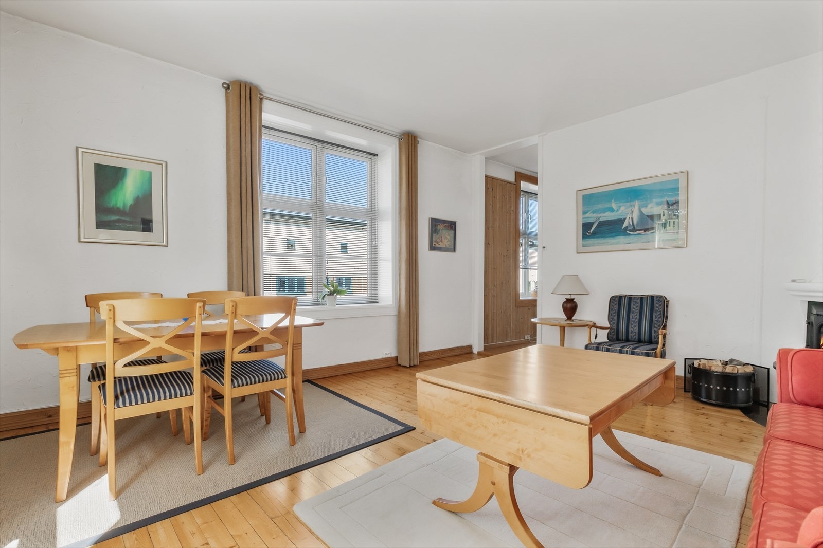 Lyse og pene overflater og slipt tregulv Galleribilde