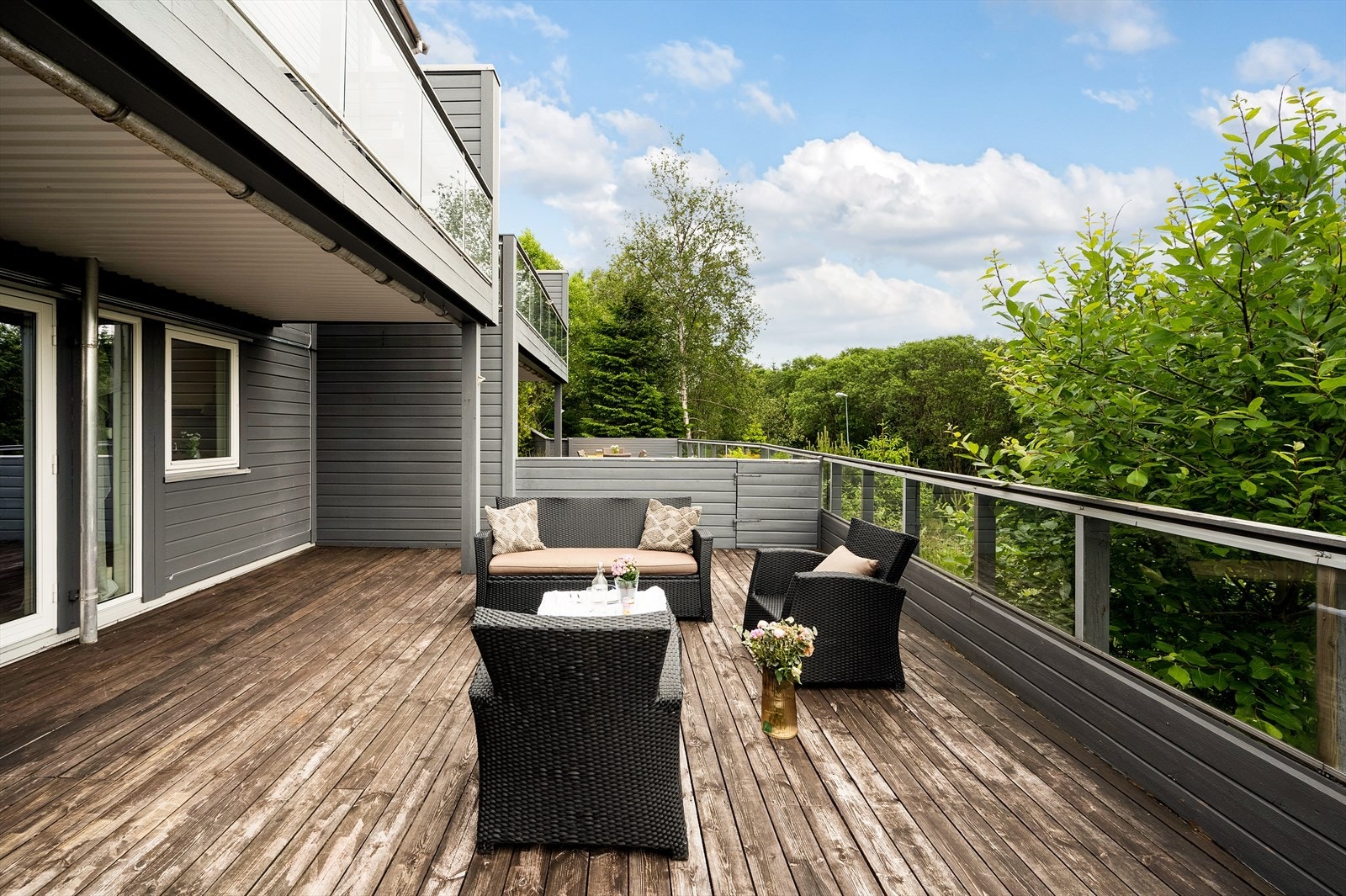 - Her er det god plass til hyggelige grillkvelder - Galleribilde