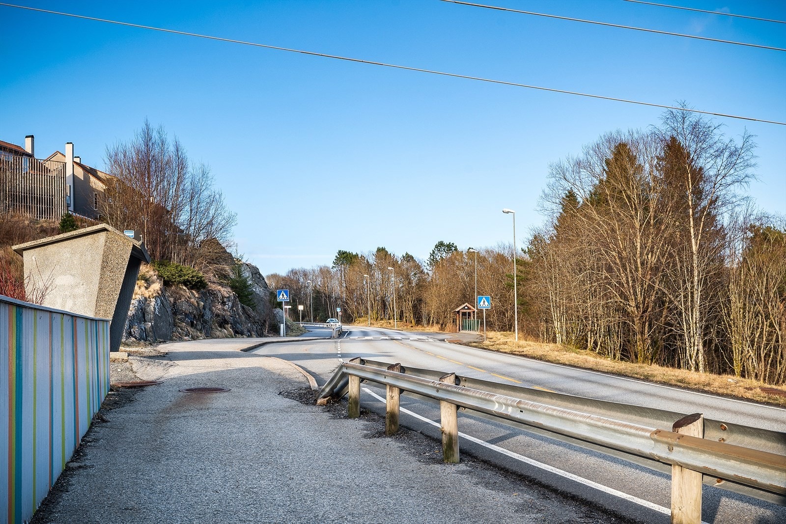 - 2 minutter gange til busstoppet Kjenndalslia med hyppige avganger - Galleribilde