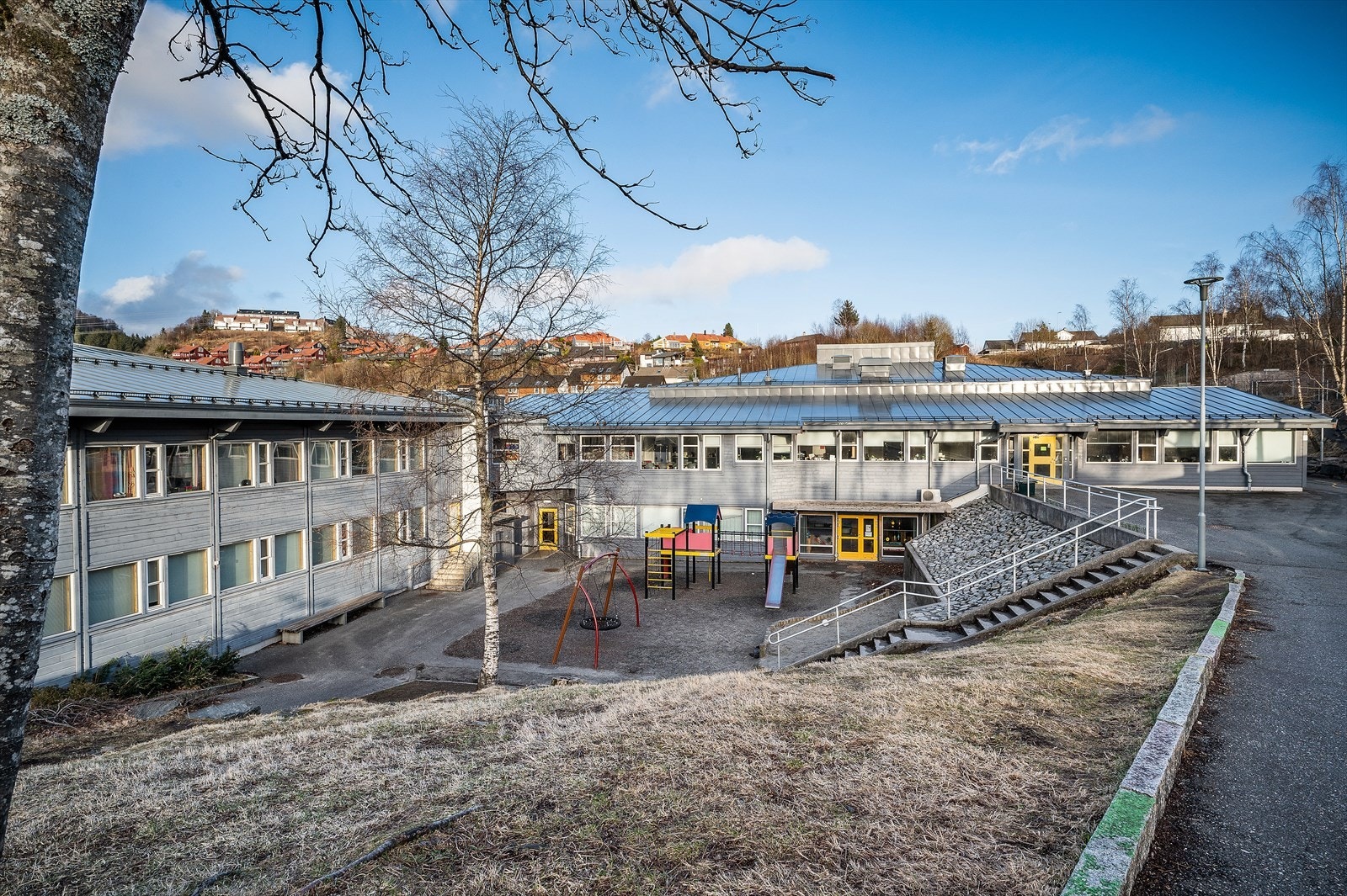 - Kringlebotn skole (1-7 kl.) er kun 8 minutters gange unna leiligheten - Galleribilde