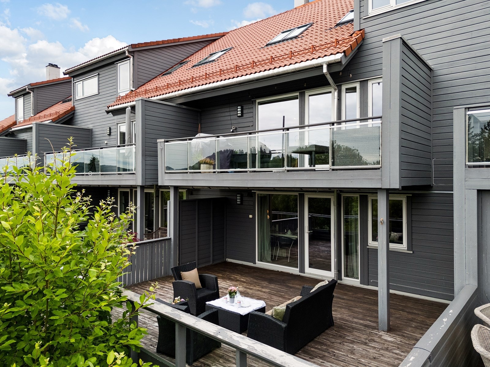 - Leiligheten ligger fint til i 1. etasje og har stor uteplass - Galleribilde