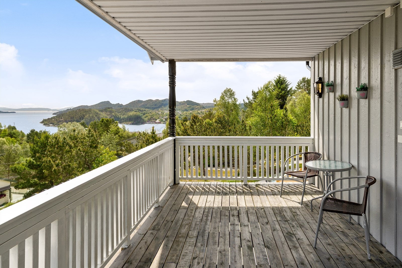 Godt med plass til utemøbler Galleribilde