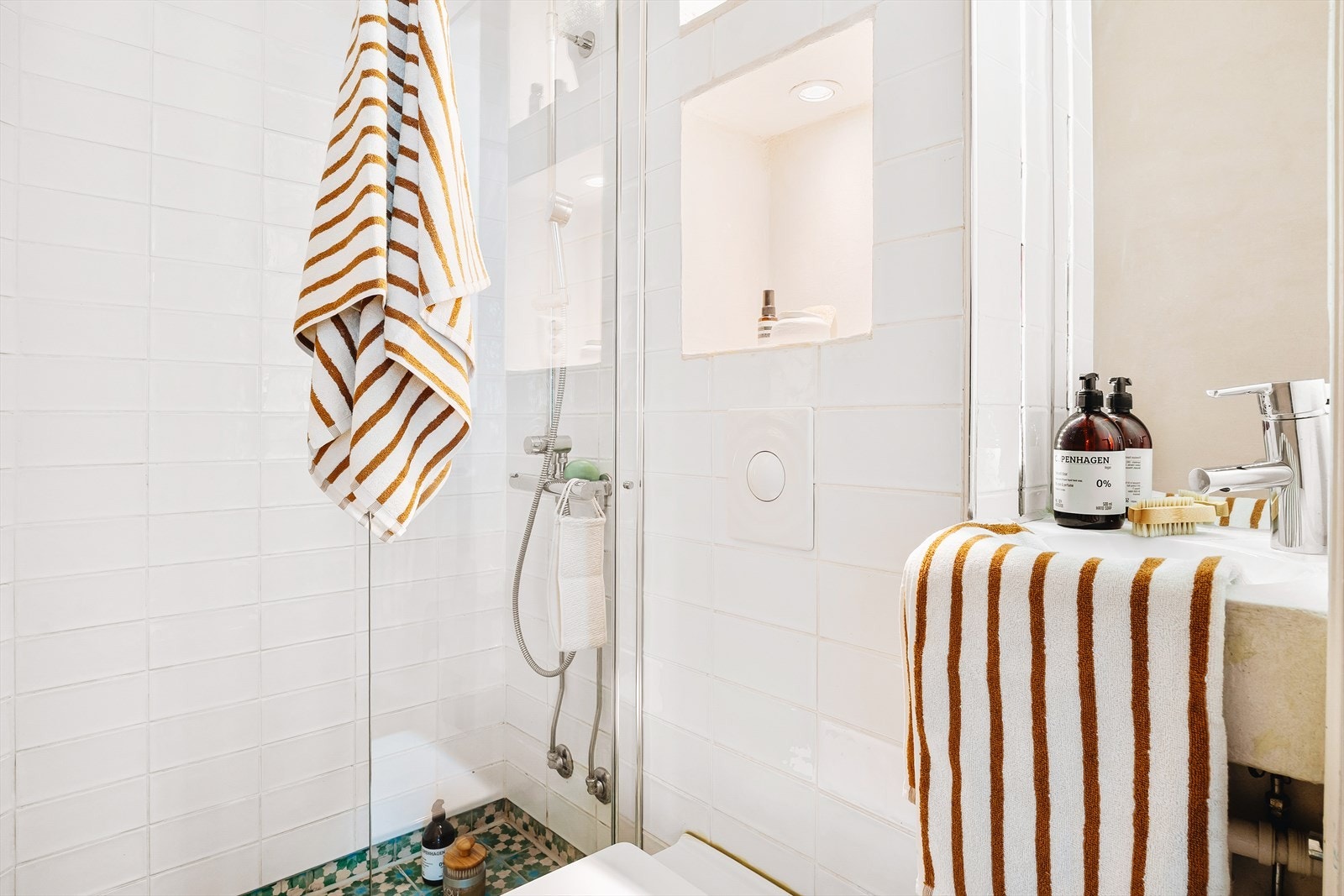 Baderom med både kvalitet og komfort. Galleribilde