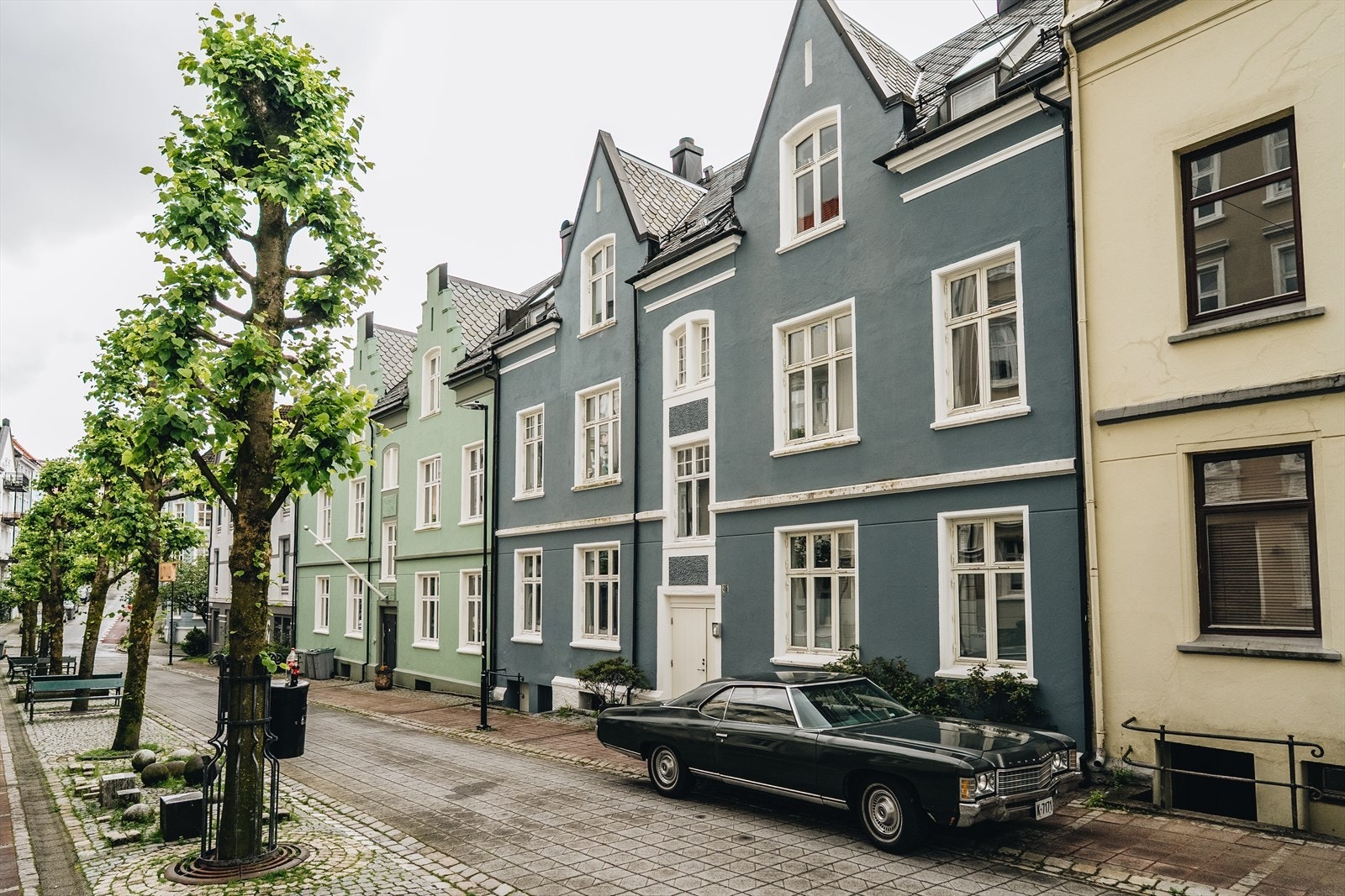 Hans Hauges gate er noe helt for seg selv, her møtes småbarnsfamilier, pensjonister og studenter til prat på benken, deling i bakgården og hjelp på tvers. Et nabolag med ekte fellesskap - av den sjeldne, varme sorten. Galleribilde
