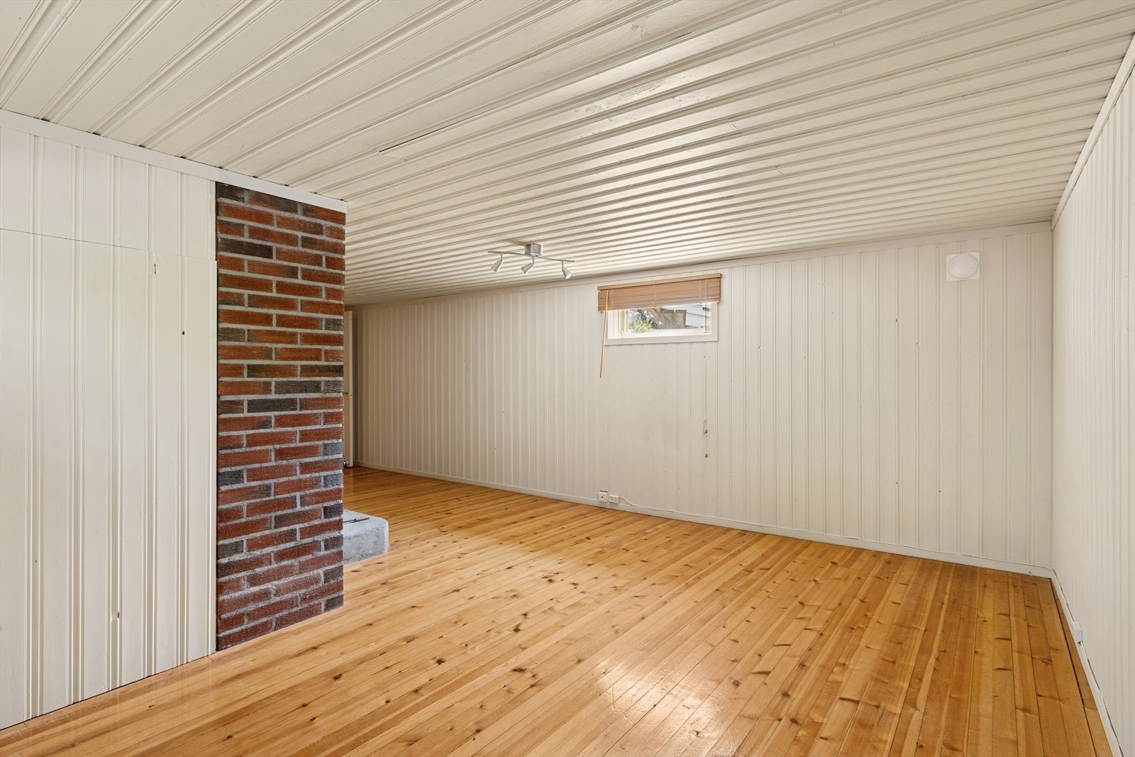 Innredet rom i kjeller (ikke godkjent til varig opphold) Galleribilde