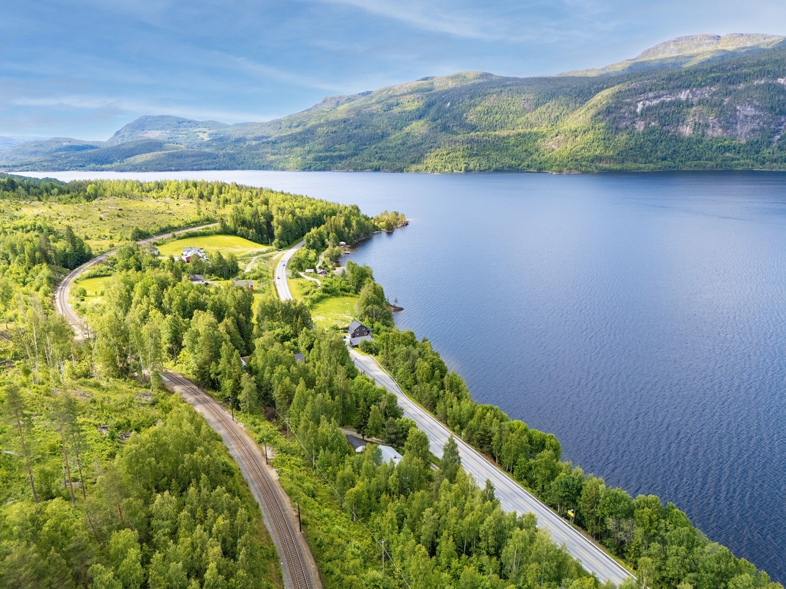 Det er også kort vei til turområder, Flå sentrum, skole, barnehage og Bjørneparken. Galleribilde