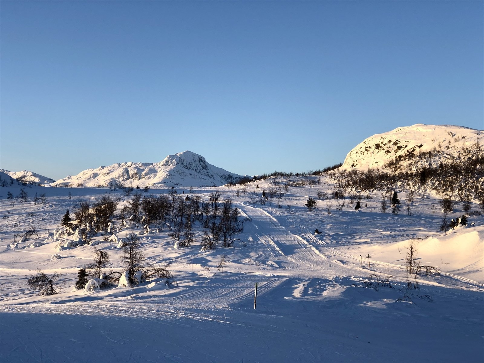 Fra Beitostølen er det mulig å fortsette skituren videre mot Valdresflya og Jotunheimen, eller følge løypenettet milevis mot øvrige fjellområder i Valdres. Galleribilde