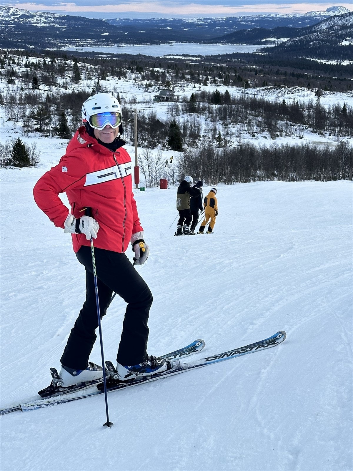 Beitostølen Skisenter ligger midt i sentrum, og byr på varierte familiebakker, barnebakker godt tilrettelagt for alle typer alpint - også kjelkeaking! Galleribilde