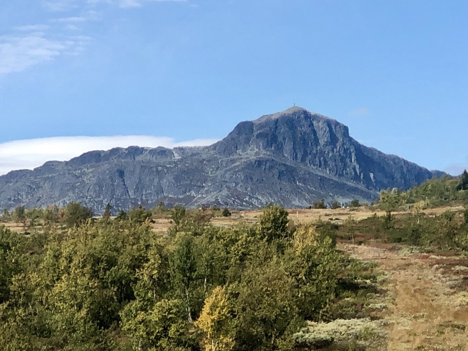 Beitostølen har en unik beliggenhet ved foten av Jotunheimen Nasjonalpark - et tilnærmet urørt fjellområde preget av majestetiske fjell og store innsjøer. Galleribilde
