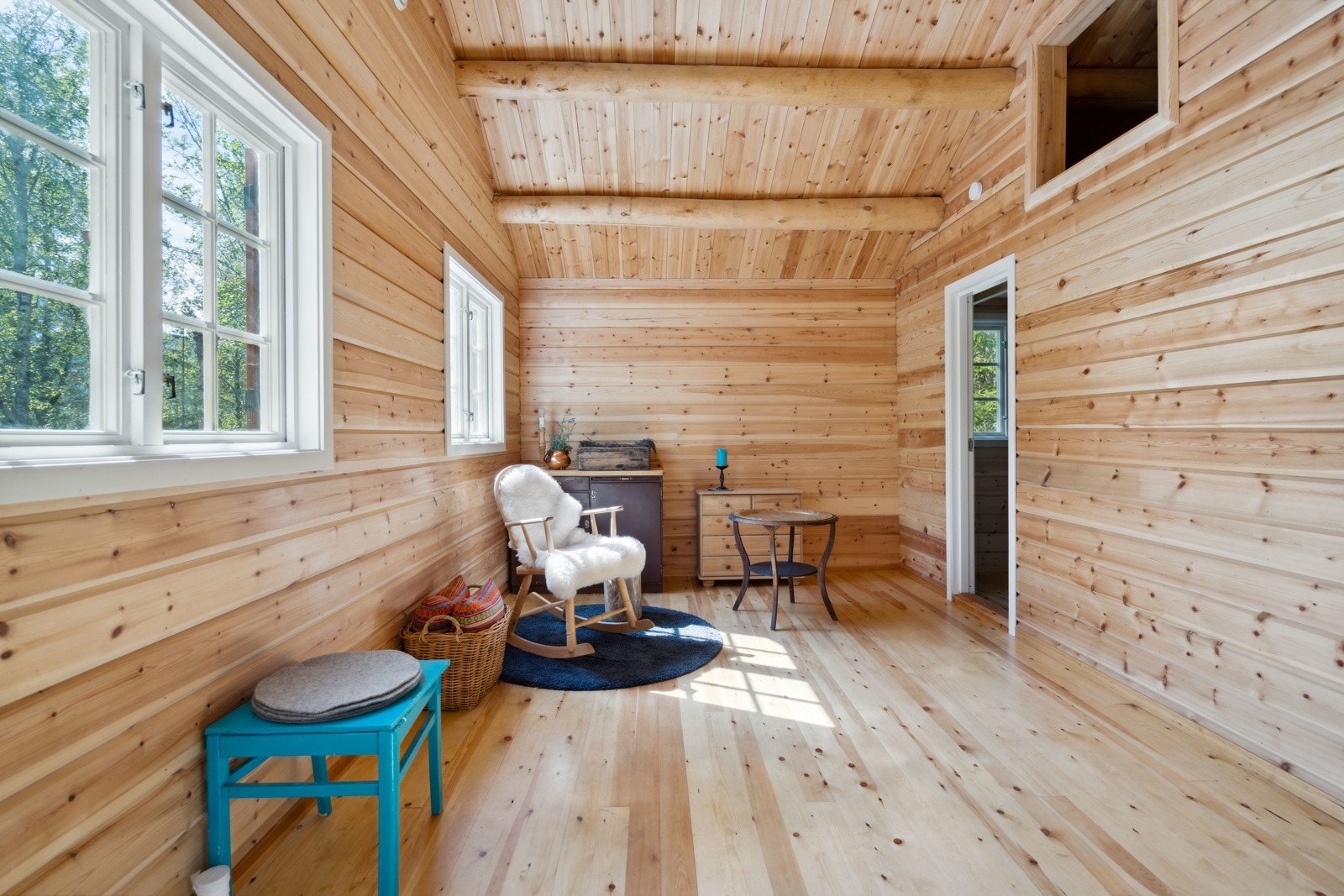 Oppholdsrom med mye potensiale! Galleribilde