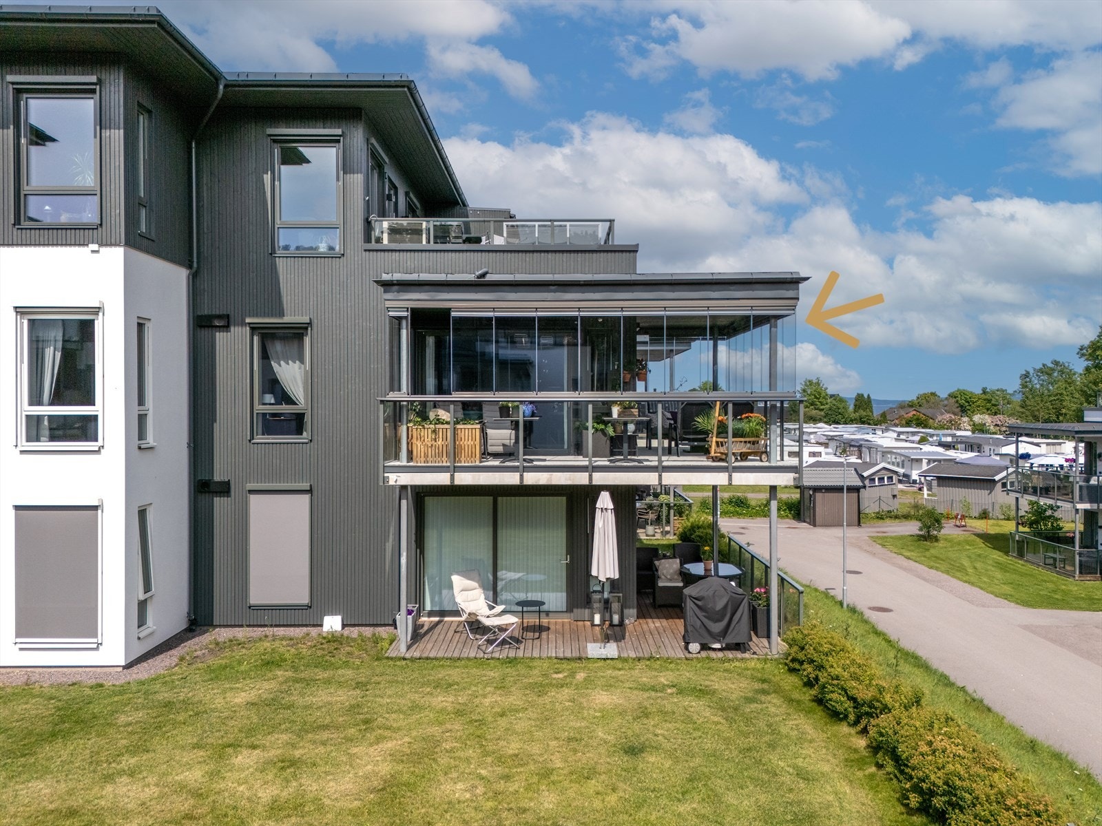 En sjønær og tiltalende leilighet fra 2022 m/attraktiv beliggenhet på Rørestrand! Galleribilde