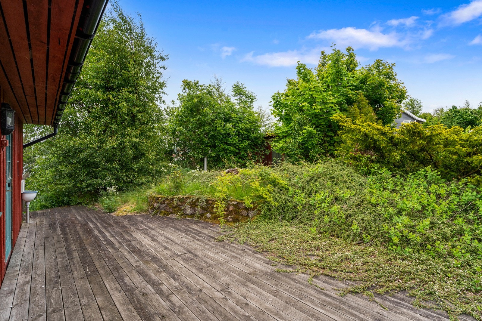 Koselig terrasse ved inngangspartiet. Galleribilde