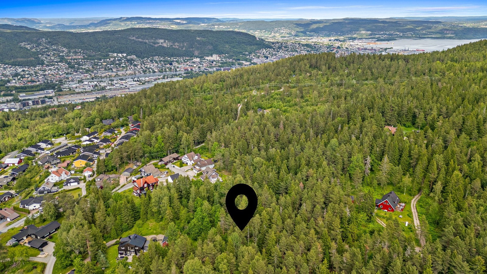 En romslig tomt på 3,6 mål med flott beliggenhet Galleribilde