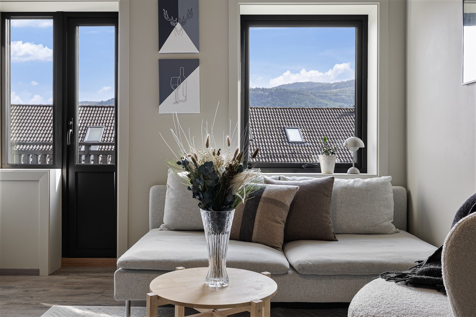 Alle vinduene og terrassedør ny i 2025. Galleribilde