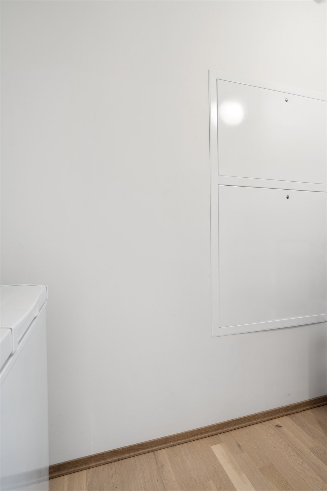 Liten, men praktisk innvendig bod/teknisk rom. Galleribilde