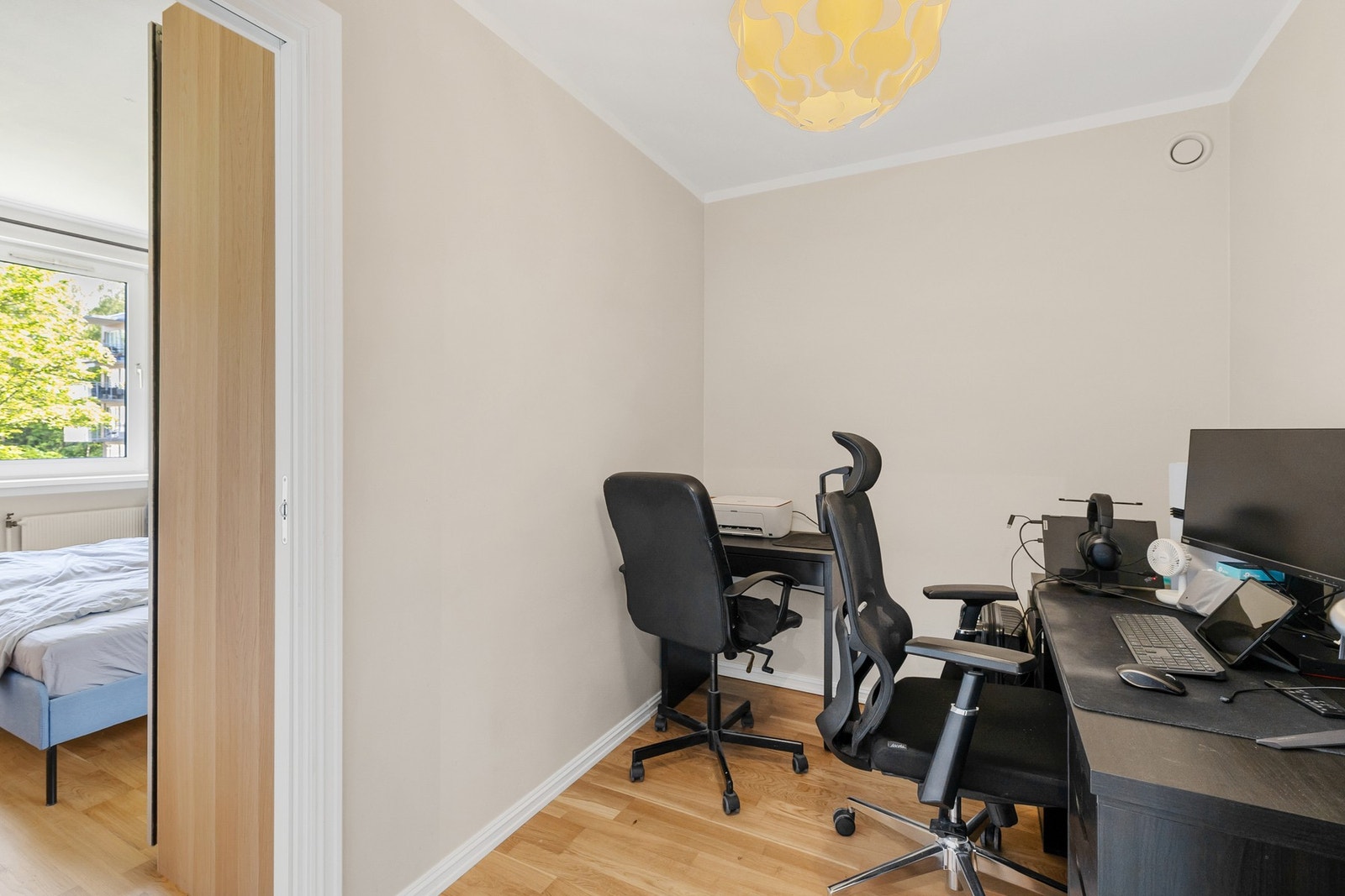 Praktisk rom som kan benyttes som kontor eller walk in closet. Galleribilde