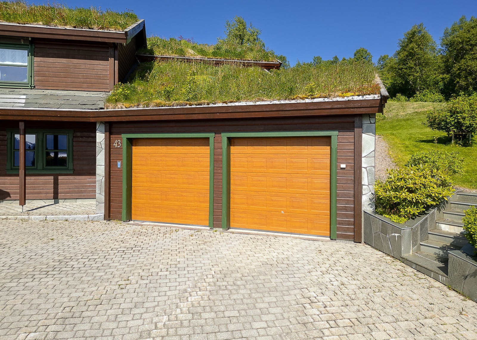 Integrert dobbelgarasje. Galleribilde