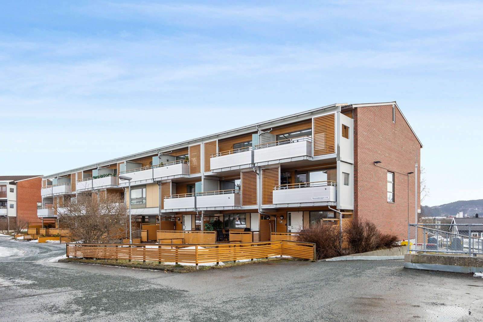 Leiligheten har en god intern beliggenhet mtp. utsiktsforhold og ingen innsyn. Galleribilde