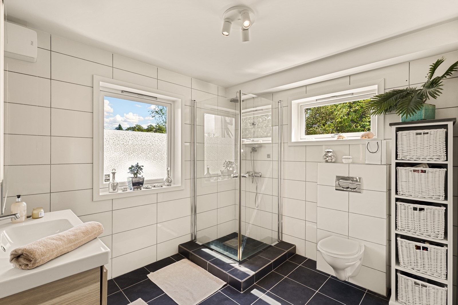 Badet er svært romslig og måler hele 11,4 m². Galleribilde