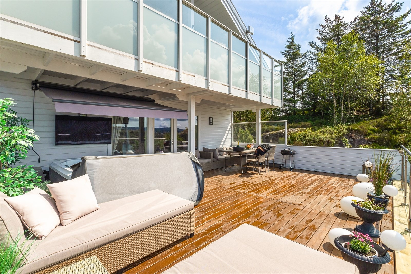 Leiligheten har en herlig vestvendt terrasse på ca. 46 m². Galleribilde