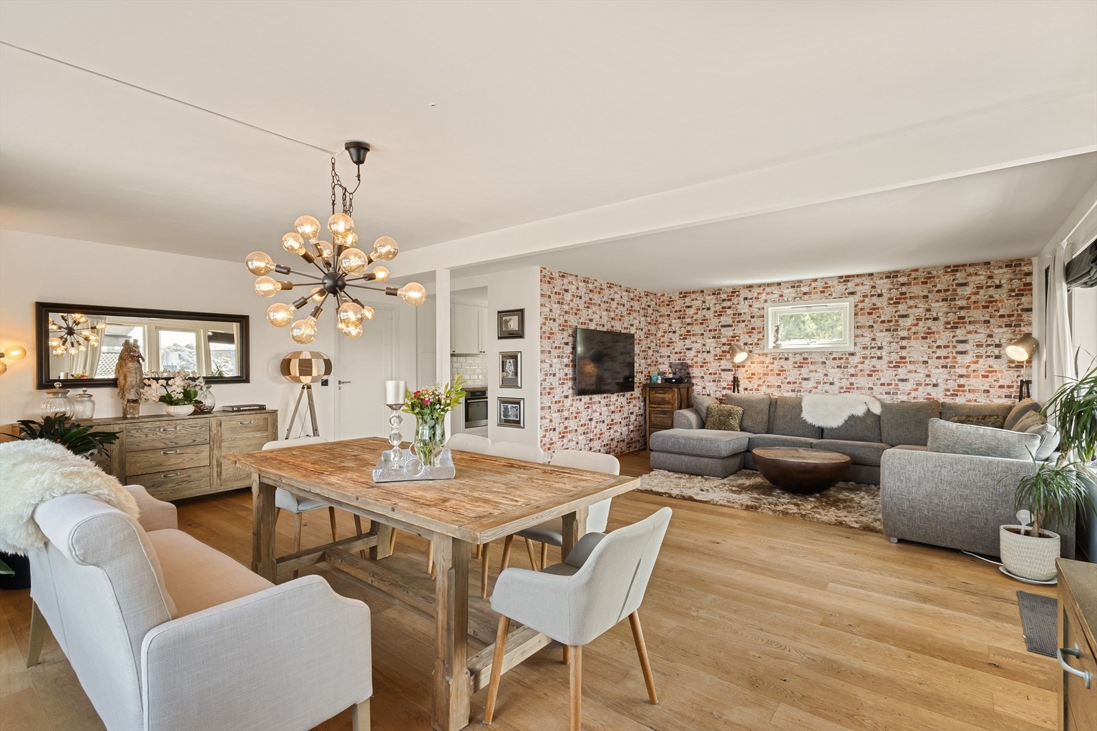 Et flott oppholdsrom for hele familien! Galleribilde
