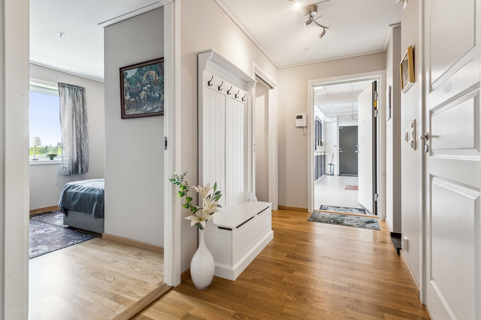 Leiligheten byr på vannbåren gulvvarme og balansert ventilasjon med varmegjenvinner Galleribilde